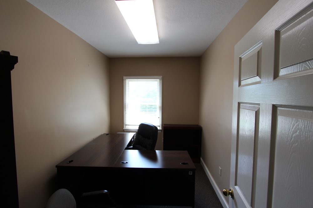 Office Space For Sale/Lease: 101 Madison Plz, Hattiesburg, MS 39402